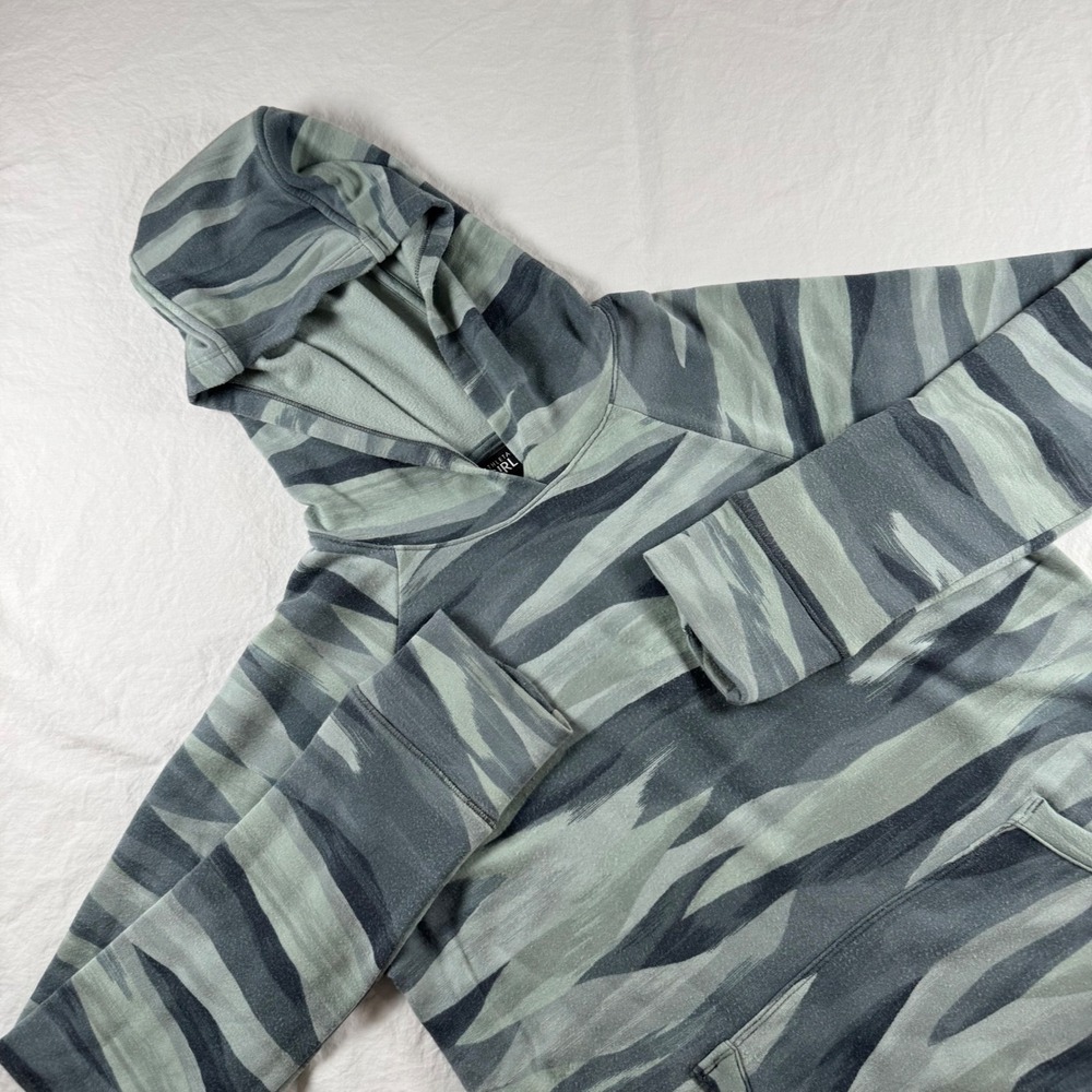 Athleta Girl Girl's Size XL/14 Green Camo Thumbholes Hoodie